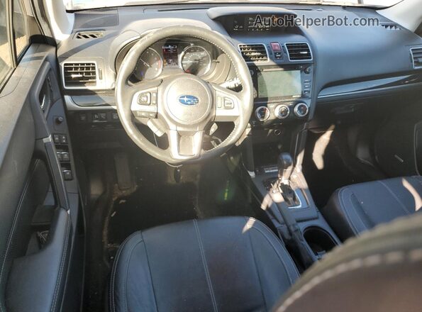 JF2SJAWC0HH525149 2017 SUBARU FORESTER 2.5I TO Silver Widok deski rozdzielczej
