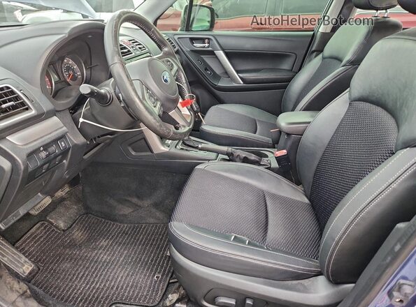 JF2SJGEC6HH407109 2017 SUBARU FORESTER2. Blue Front interior view