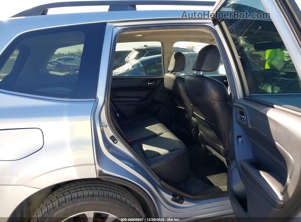 JF2SJGWC2HH448092 2017 SUBARU FORESTER2. Серебряный 
