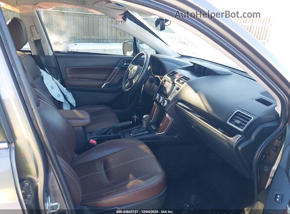 JF2SJGWC6JH599684 2018 SUBARU FORESTER2. Beige Widok wnętrza z przodu