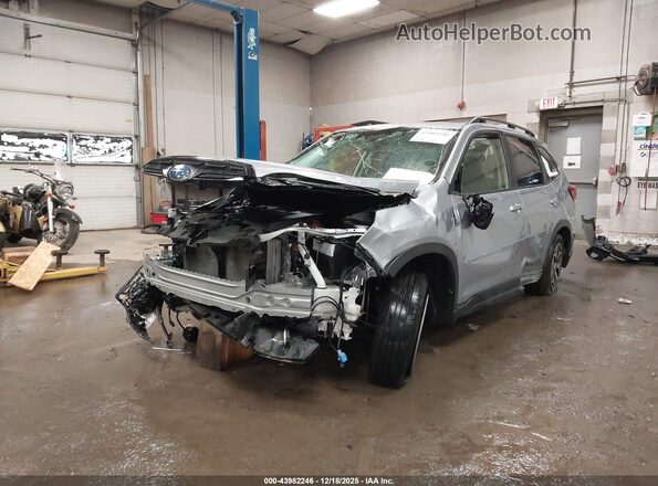 JF2SKADC4RH445080 2024 SUBARU FORESTER Silver Front left