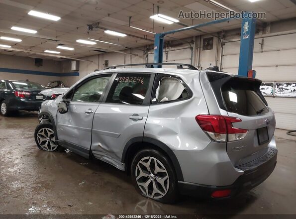 JF2SKADC4RH445080 2024 SUBARU FORESTER Silver 
