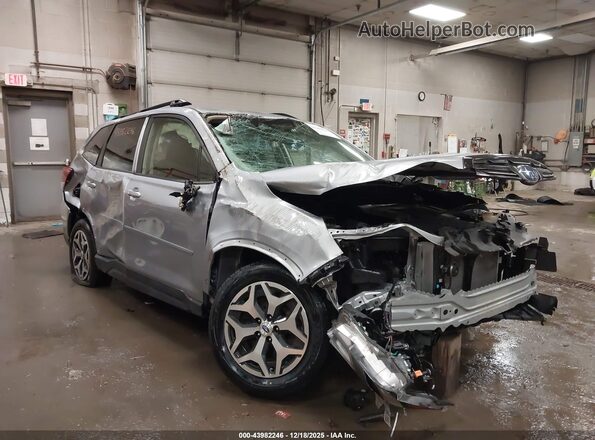 JF2SKADC4RH445080 2024 SUBARU FORESTER Silver Rear interior view