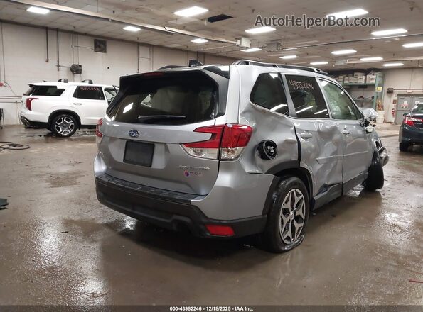 JF2SKADC4RH445080 2024 SUBARU FORESTER Silver Rear right