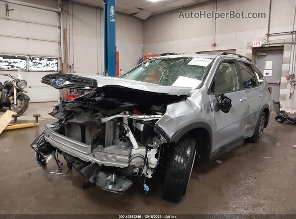 JF2SKADC4RH445080 2024 SUBARU FORESTER Silver 
