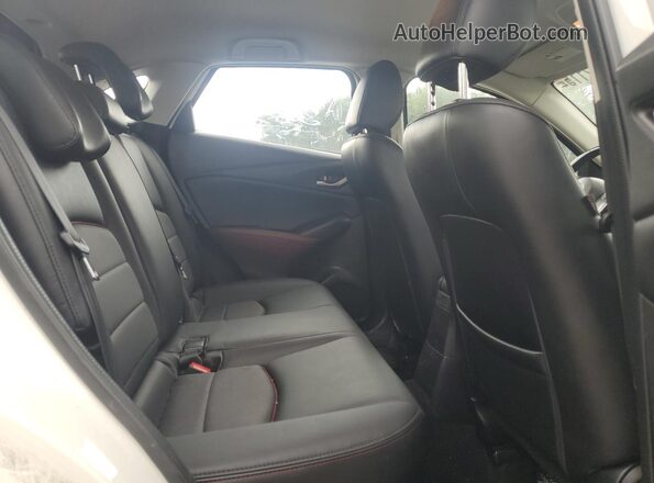 JM1DKFC73G0138780 2016 MAZDA CX-3 White Vista interior trasera