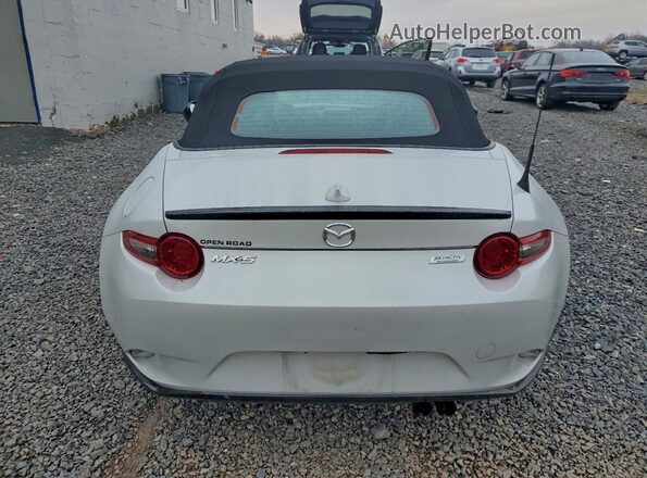 JM1NDAC7XH0120036 2017 MAZDA MX-5 Серебряный Вид сзади