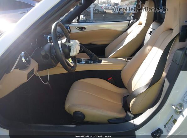JM1NDAM72R0606047 2024 MAZDA MX-5 MIATA RF White VIN կոդի պիտակի տեսք