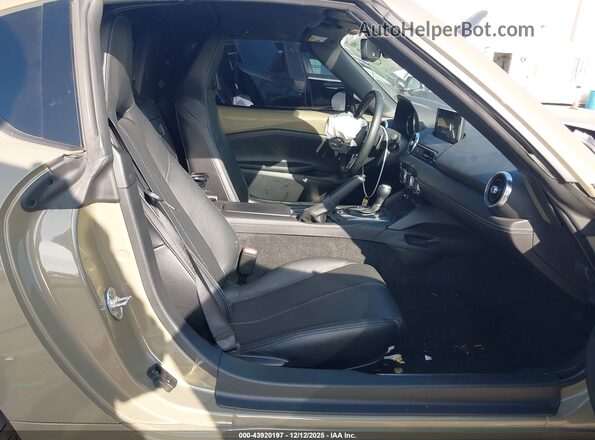 JM1NDAM76R0607136 2024 MAZDA MX-5 MIATA RF Brown Vista interior delantera