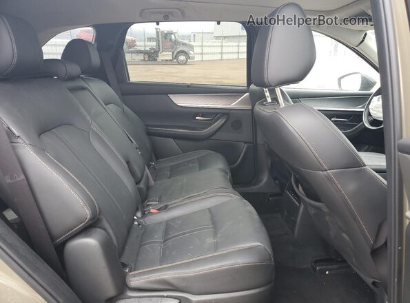 JM3KJDHA4S1104053 2025 MAZDA CX-70 Cream Vista interior trasera