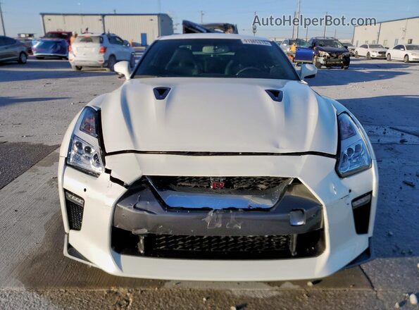 JN1AR5EF7HM820653 2017 NISSAN GT-R White Դիմացի տեսք