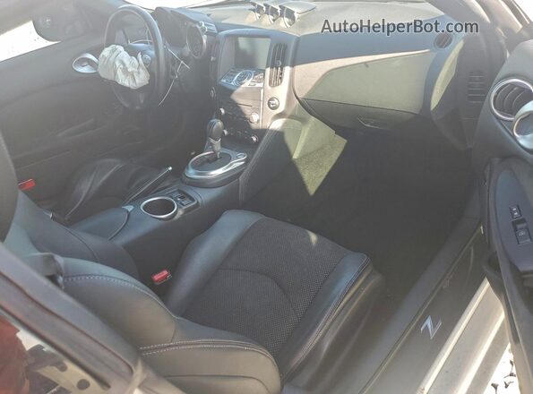 JN1AZ4EH2JM571602 2018 NISSAN 370Z White წინა პანელის ხედი