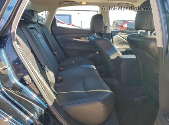 JN1BY1AP9JM181065 2018 INFINITI Q70 Blue Widok tylnych siedzeń