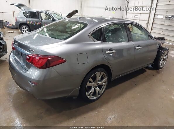JN1BY1AR7JM220592 2018 INFINITI Q70 Silver Trasero derecho