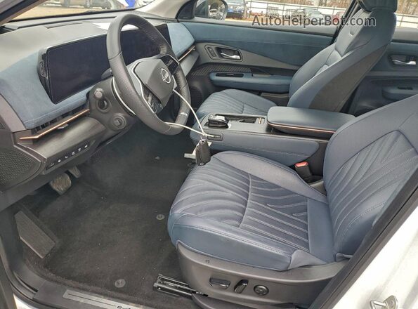 JN1DF0CD8RM731184 2024 NISSAN ARIYA White Vista interior delantera