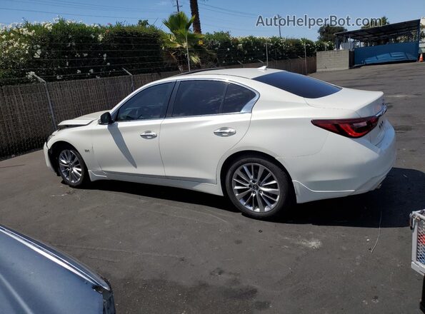 JN1EV7AP2JM366700 2018 INFINITI Q50 White 