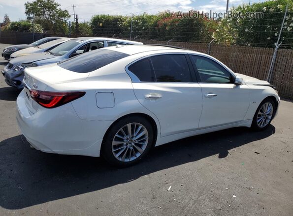 JN1EV7AP2JM366700 2018 INFINITI Q50 White 