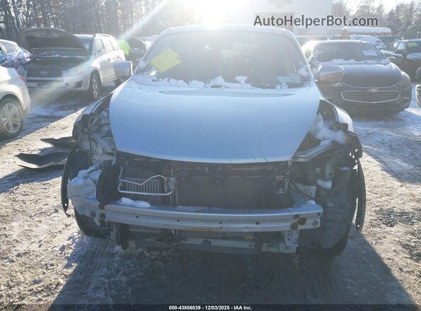 JN8AF5MV4HT752434 2017 NISSAN JUKE Серебряный Вид спереди