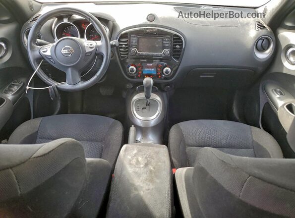 JN8AF5MV9HT750825 2017 NISSAN JUKE Silver Widok deski rozdzielczej