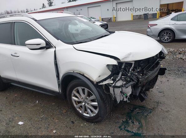 JN8AT2MT2HW151625 2017 NISSAN ROGUE White Widok z przodu
