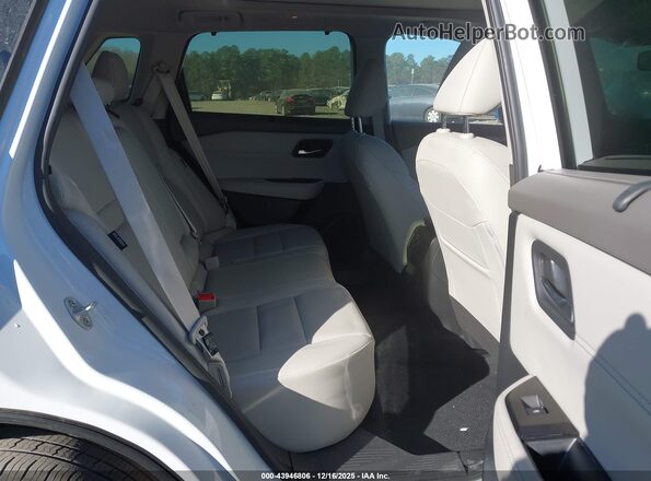 JN8BT3BAXRW362035 2024 NISSAN ROGUE White Widok naklejki z numerem VIN