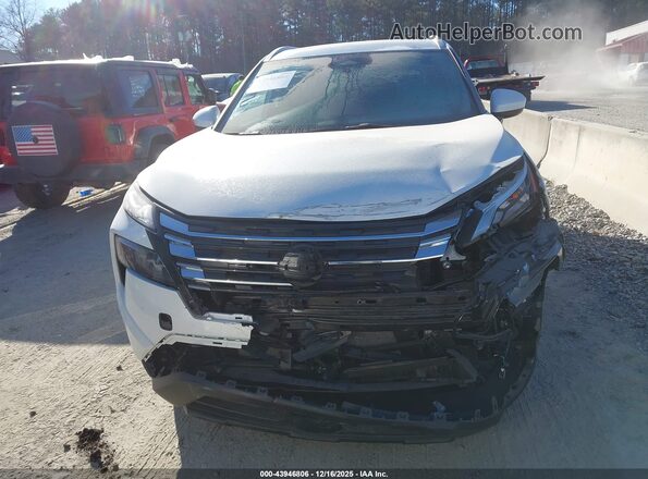 JN8BT3BAXRW362035 2024 NISSAN ROGUE White Widok wnętrza z tyłu