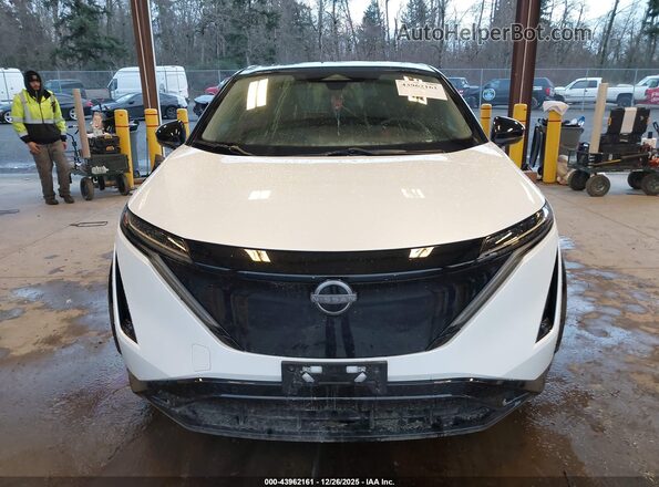 JN8DF0BF6SM765019 2025 NISSAN OTHER White ხელსაწყოთა პანელის ხედი