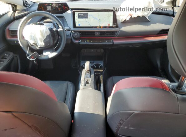 JTDACACU1S3047586 2025 TOYOTA PRIUS Silver Առջևի վահանակի տեսք