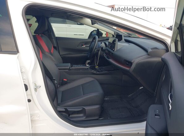 JTDACACU2R3029267 2024 TOYOTA PRIUS PRIME White Front interior view