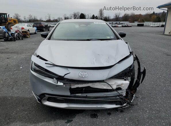 JTDACACU3P3003581 2023 TOYOTA PRIUS Silver წინა ხედი