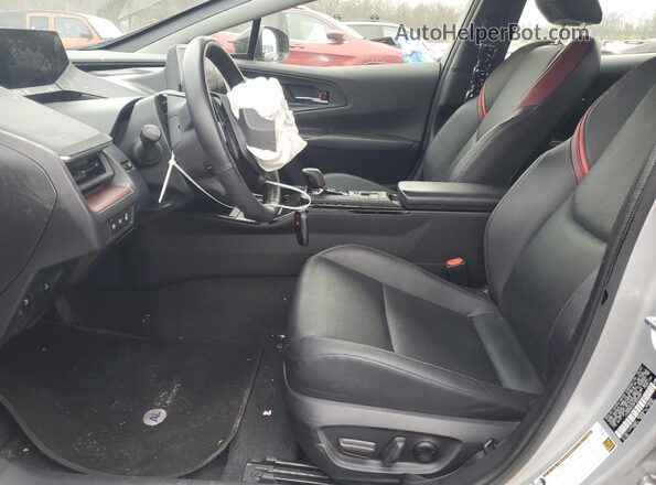 JTDACACU3P3003581 2023 TOYOTA PRIUS Silver წინა სალონის ხედი