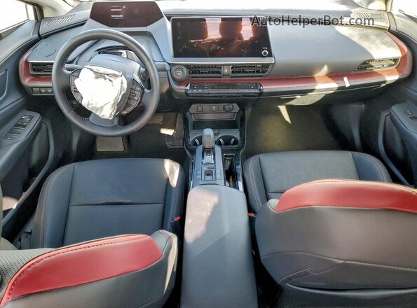 JTDACACU3R3022683 2024 TOYOTA PRIUS Белый Вид панели приборов