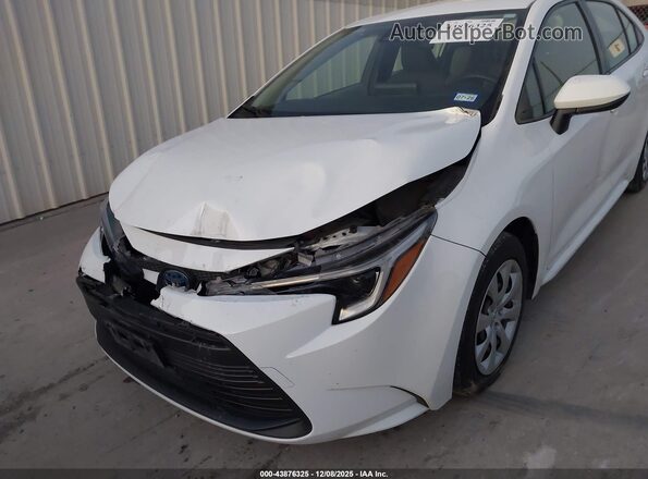 JTDBCMFE8P3024324 2023 TOYOTA LL White Vista frontal