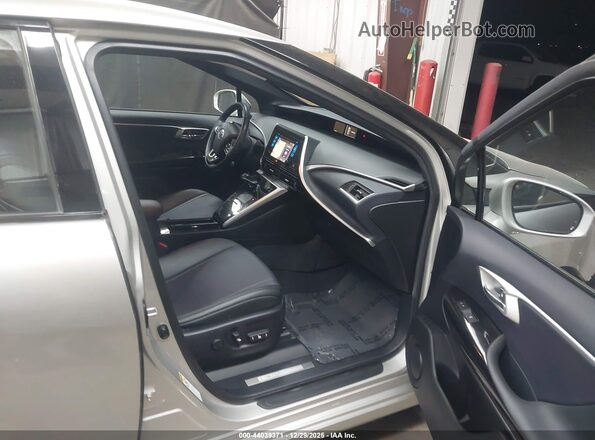 JTDBVRBD9HA003452 2017 TOYOTA MIRAI Gray წინა სალონის ხედი