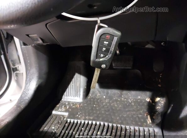 JTDEPMAE8MJ174045 2021 TOYOTA LL White Dashboard view