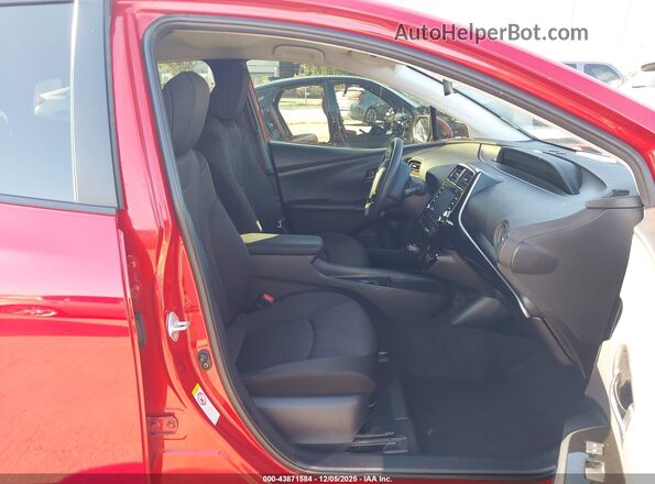 JTDKAMFU8M3131284 2021 TOYOTA PRIUS Красный Вид салона спереди