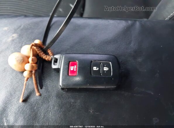 JTDZN3EUXHJ063442 2017 TOYOTA PRIUS V Черный 