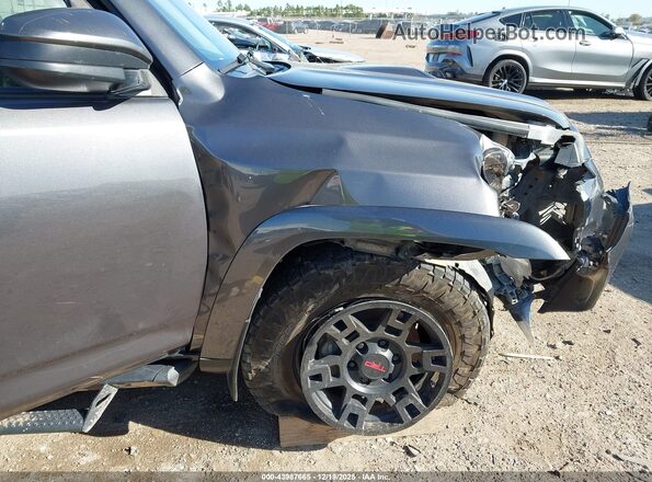 JTEBU5JR2L5746069 2020 TOYOTA 4RUNNER Gray Вид спереду