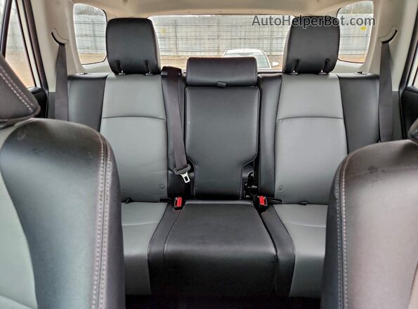 JTEBU5JR4L5775055 2020 TOYOTA 4RUNNER White Widok tylnych siedzeń