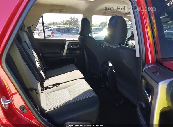 JTEEU5JR2N5264492 2022 TOYOTA 4RUNNER Red VIN კოდის სტიკერის ხედი