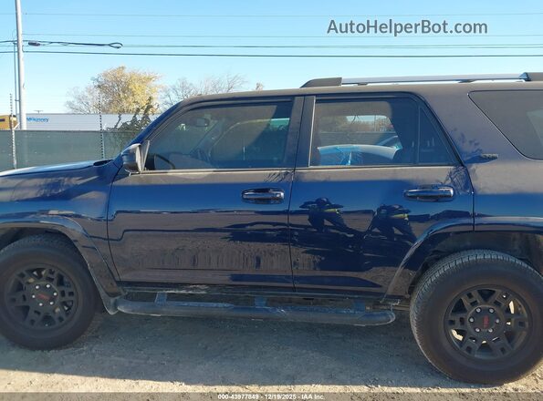 JTEEU5JR2R5312840 2024 TOYOTA 4RUNNER Blue 