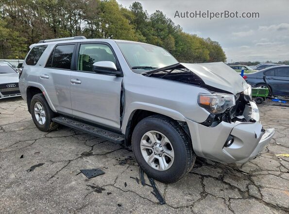 JTEEU5JR4R5306229 2024 TOYOTA 4RUNNER Silver Delantero derecho