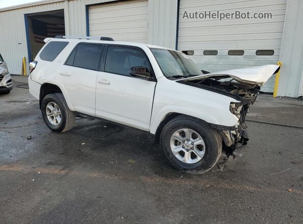 JTEEU5JR5M5229377 2021 TOYOTA 4RUNNER Белый Передняя правая четверть