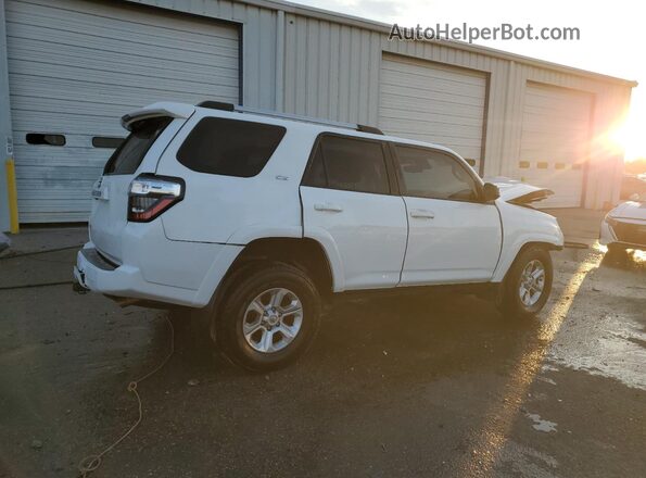 JTEEU5JR5M5229377 2021 TOYOTA 4RUNNER Белый Задняя правая четверть