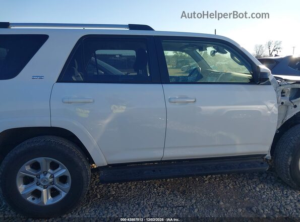 JTEMU5JR2R6287508 2024 TOYOTA 4RUNNER White Widok wnętrza 360 stopni