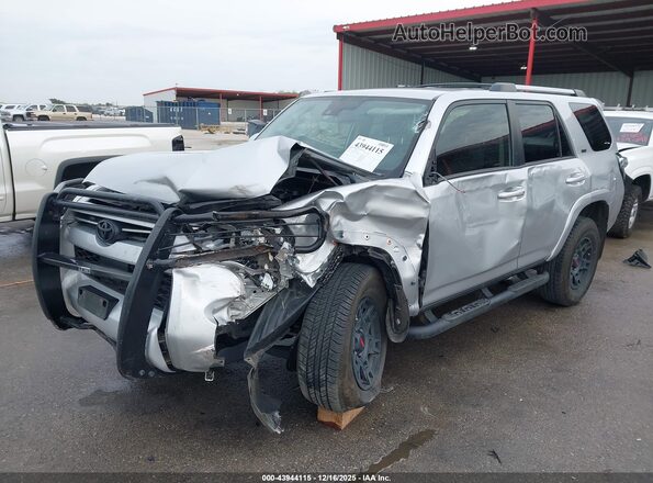 JTEMU5JR3N6047295 2022 TOYOTA 4RUNNER Gray წინა მარცხენა ხედი სამი მეოთხედიდან
