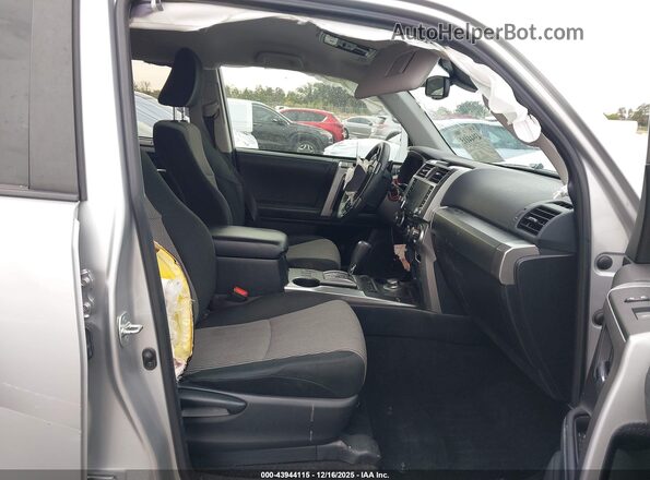 JTEMU5JR3N6047295 2022 TOYOTA 4RUNNER Gray წინა სალონის ხედი