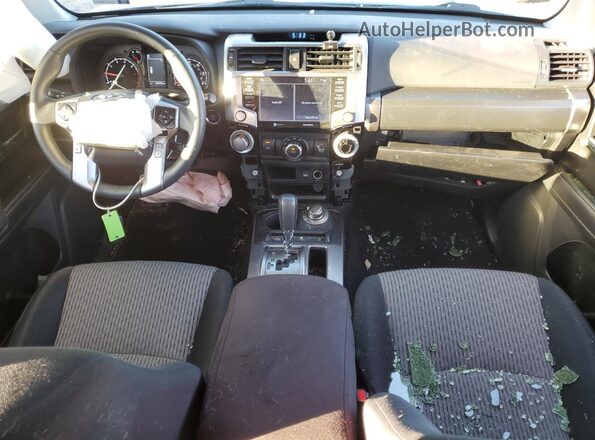 JTEMU5JR9R6233980 2024 TOYOTA 4RUNNER Blue Dashboard view