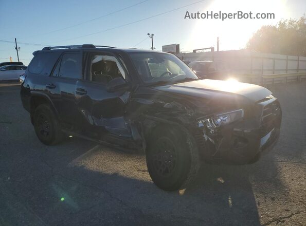 JTEMU5JR9R6233980 2024 TOYOTA 4RUNNER Blue Front right