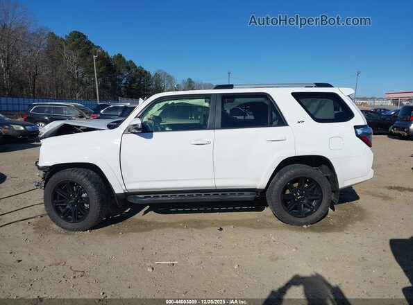 JTENU5JR0R6234097 2024 TOYOTA 4RUNNER White Vista interior de 360 grados
